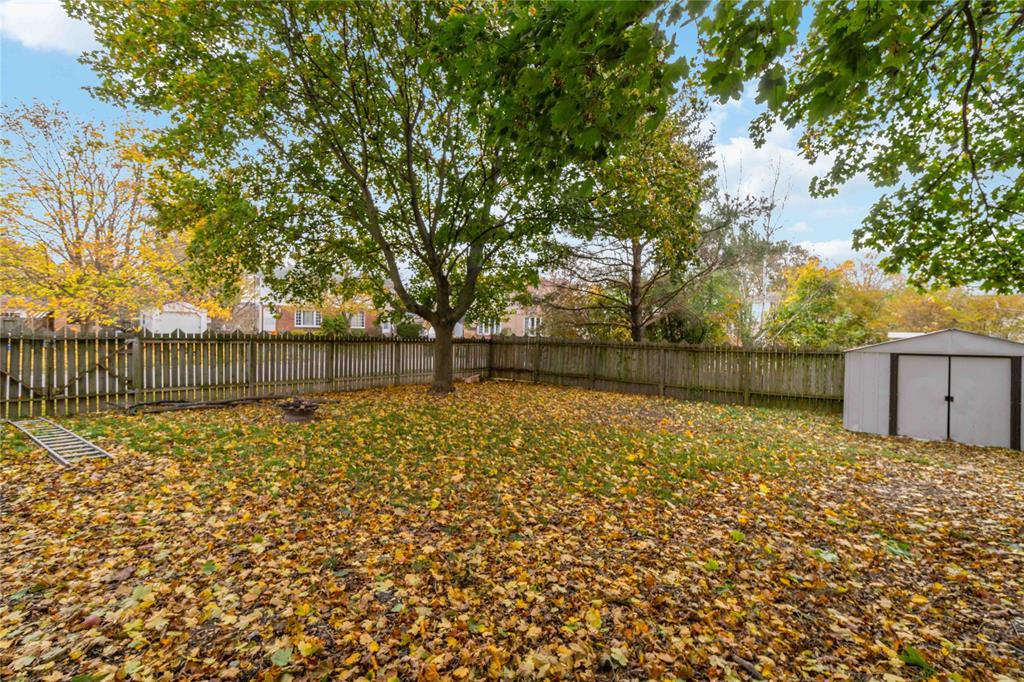 4049 CHARLIE Street, Petrolia, Ontario, Canada