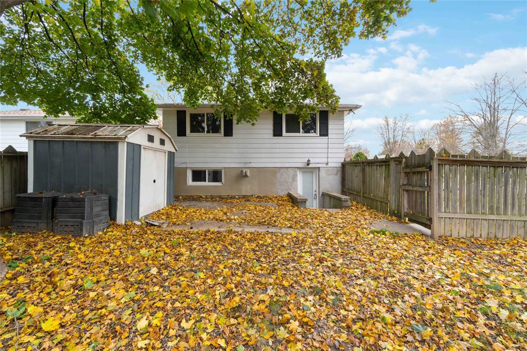 4049 CHARLIE Street, Petrolia, Ontario, Canada