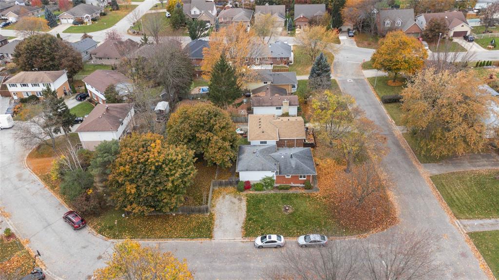 4049 CHARLIE Street, Petrolia, Ontario, Canada