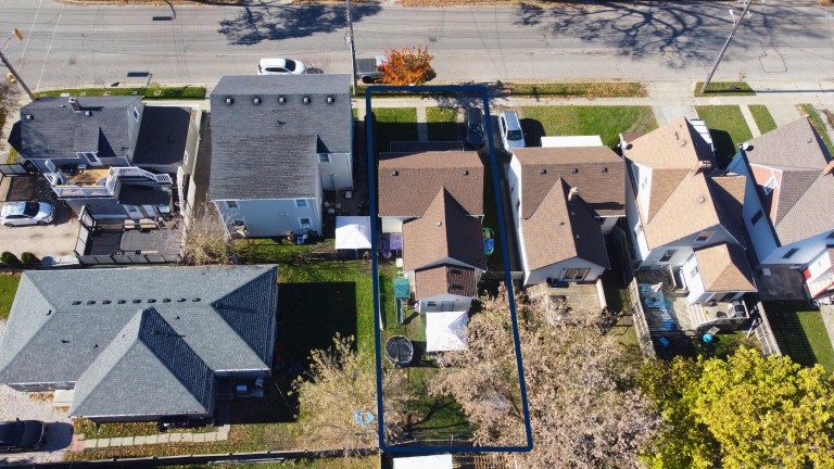 110 Brock Street North, Sarnia, Ontario, Canada