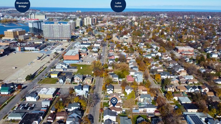 110 Brock Street North, Sarnia, Ontario, Canada