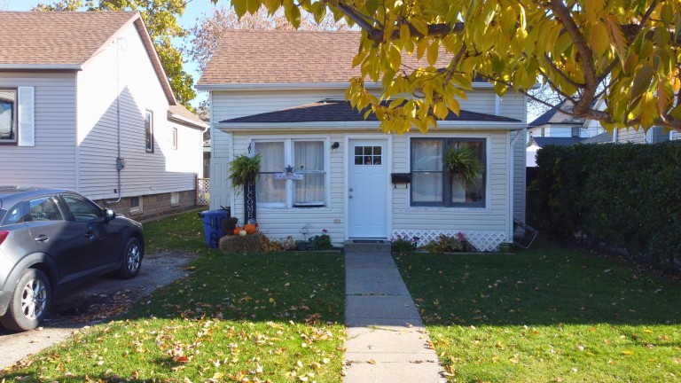 110 Brock Street North, Sarnia, Ontario, Canada