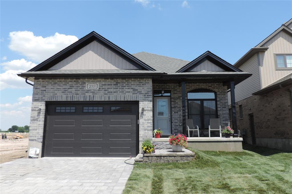 678 Ketter Way, Plympton-wyoming Ontario, Canada