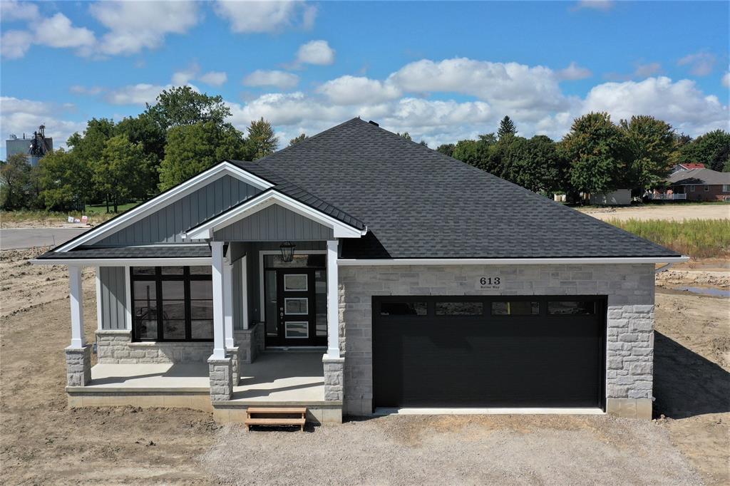 654 Ketter Way, Plympton-wyoming Ontario, Canada
