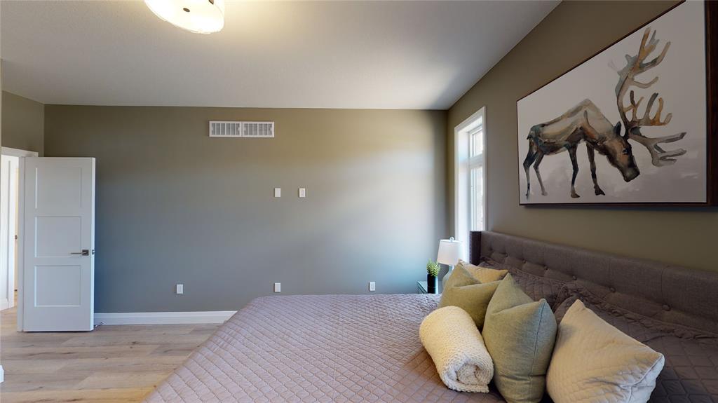 654 KETTER Way, Plympton-Wyoming, Ontario, Canada