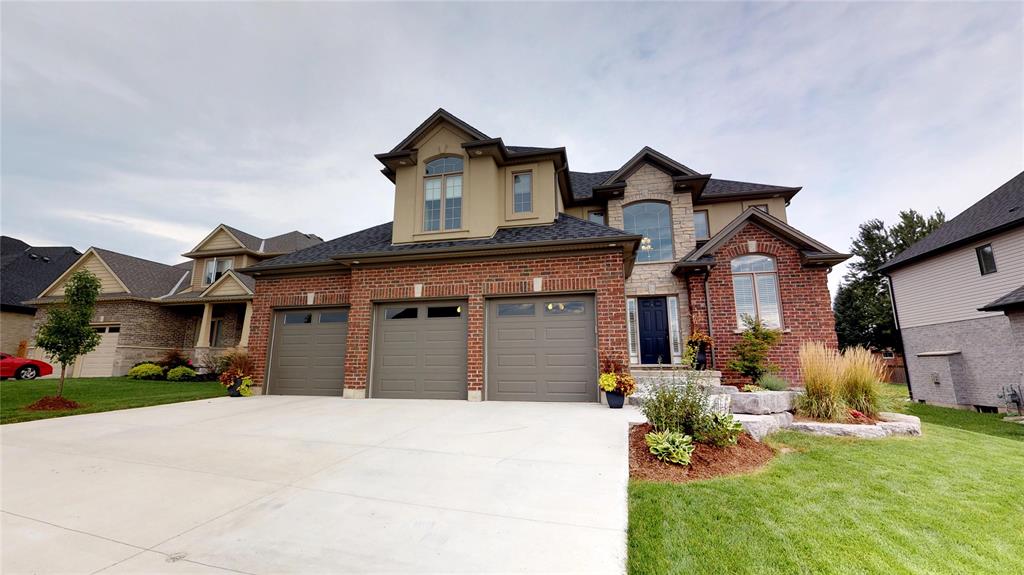 481 HURON Street, Plympton-Wyoming, Ontario, Canada photo 2