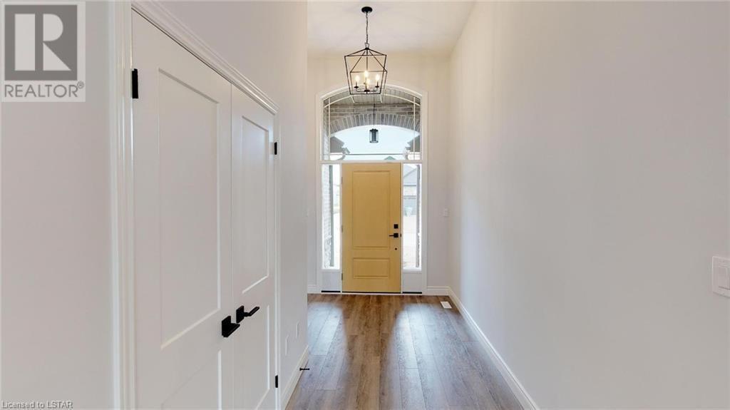 486 JULIANNA Court, Plympton-Wyoming, Ontario, Canada photo 2