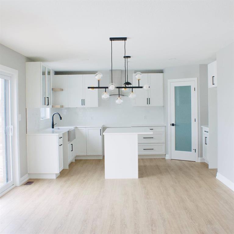 478 HURON Street, Plympton-Wyoming, Ontario, Canada photo 2