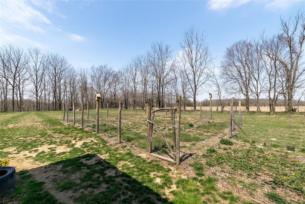 1357 SMITHFALLS Road, Dawn-Euphemia, Ontario, Canada