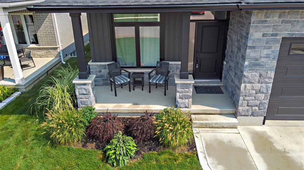 672 KETTER Way, Plympton-Wyoming, Ontario, Canada photo 2