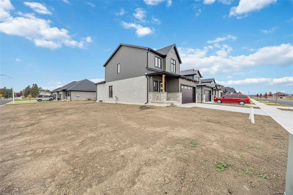 668 KETTER Way, Plympton-Wyoming, Ontario, Canada photo 2
