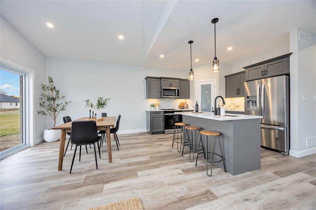 668 KETTER Way, Plympton-Wyoming, Ontario, Canada