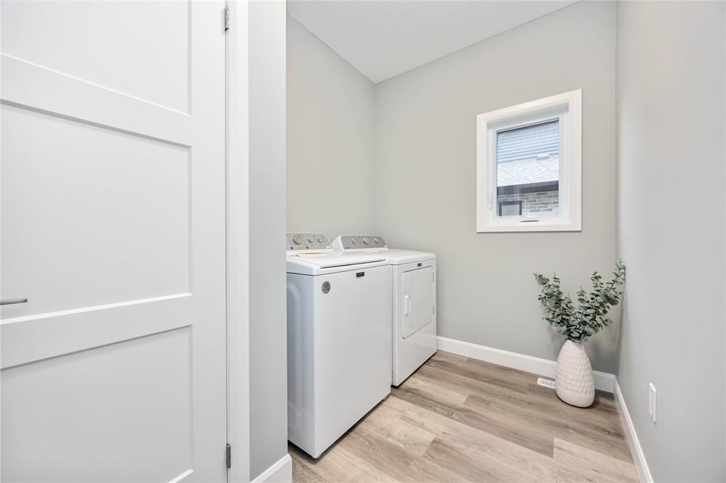 668 KETTER Way, Plympton-Wyoming, Ontario, Canada