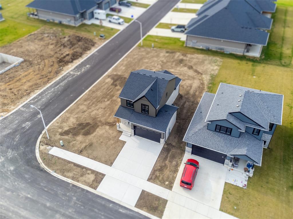 668 KETTER Way, Plympton-Wyoming, Ontario, Canada