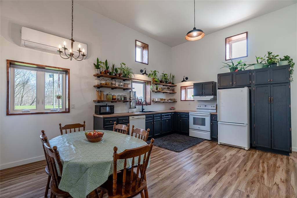 1357 SMITHFALLS Road, Dawn-Euphemia, Ontario, Canada photo 17