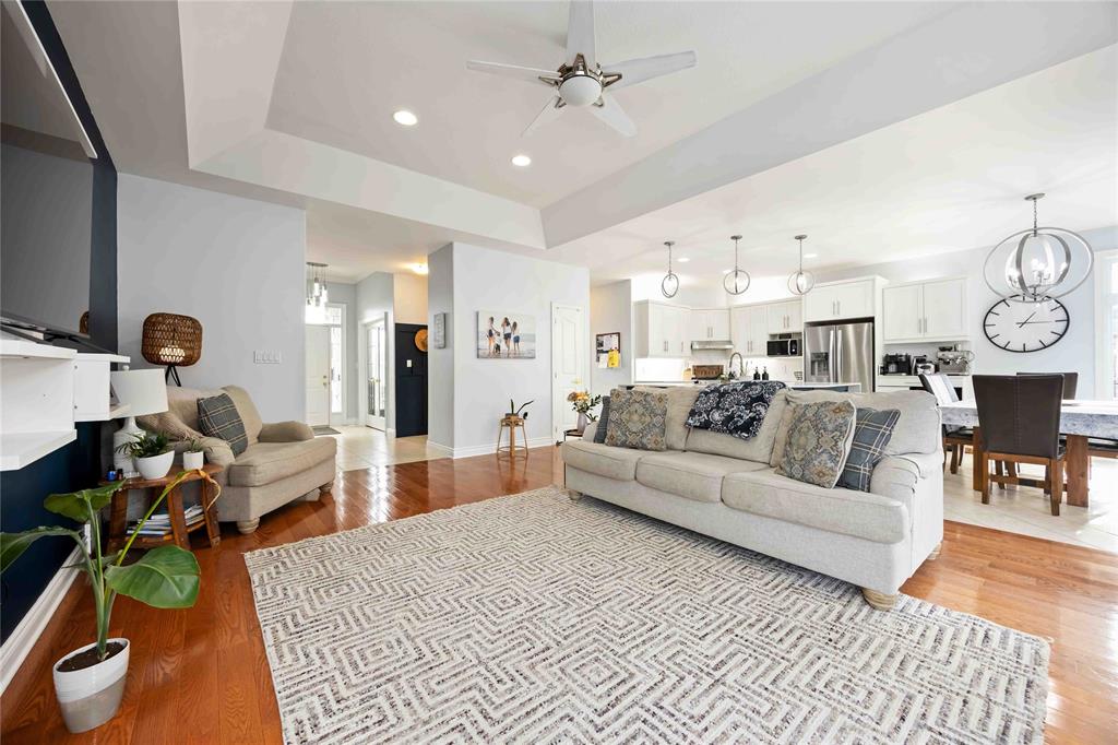 4294 GARDEN Crescent, Petrolia, Ontario, Canada photo 7