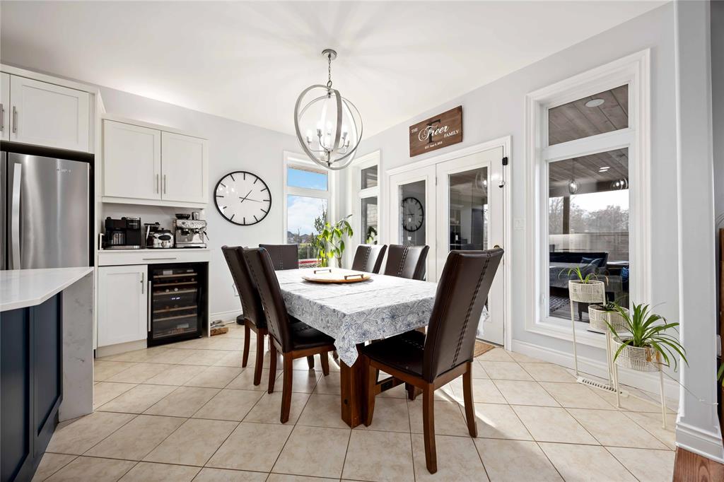 4294 GARDEN Crescent, Petrolia, Ontario, Canada photo 9