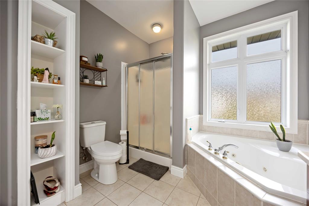 4294 GARDEN Crescent, Petrolia, Ontario, Canada photo 14