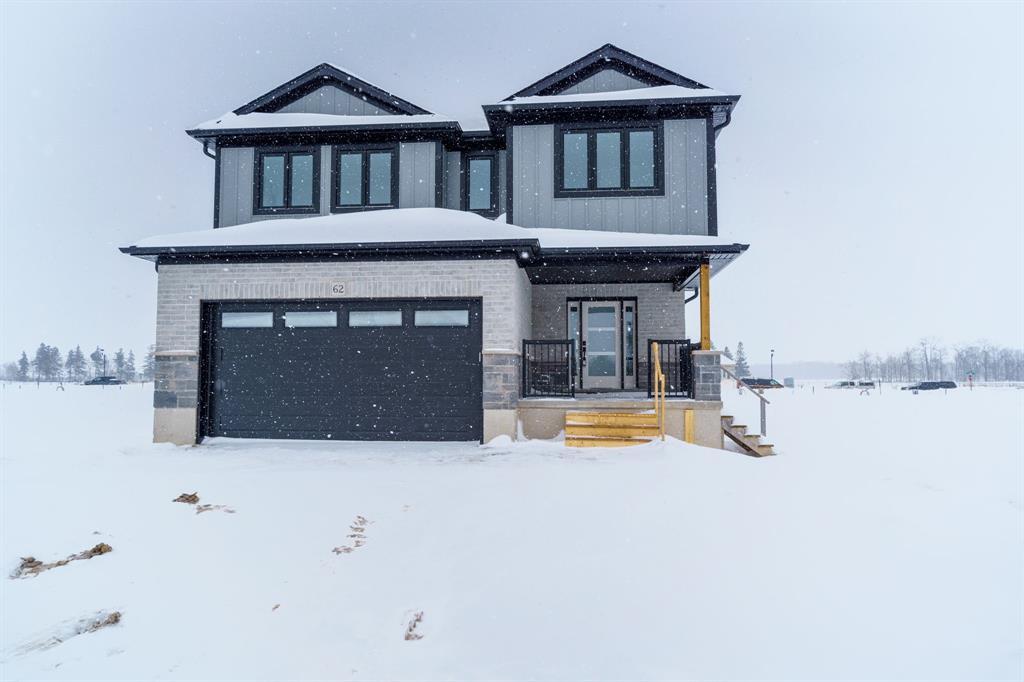 486 JULIANNA Court, Plympton-Wyoming, Ontario, Canada photo 2