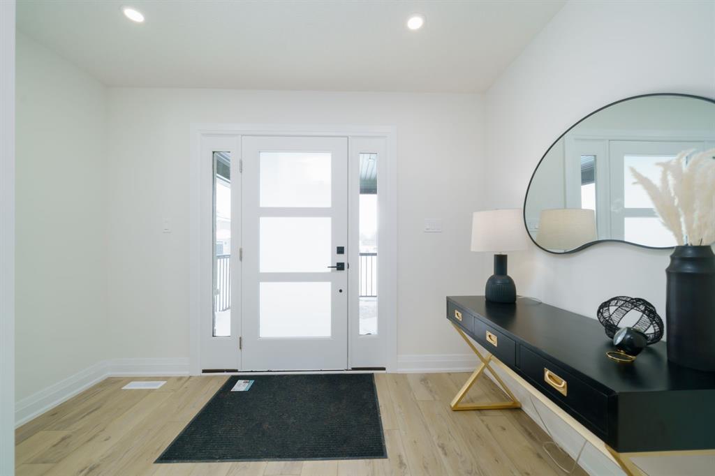 486 JULIANNA Court, Plympton-Wyoming, Ontario, Canada photo 3