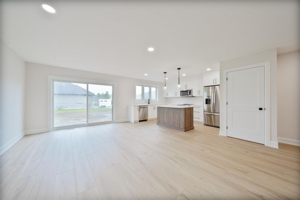 638 KETTER Way, Plympton-Wyoming, Ontario, Canada photo 5