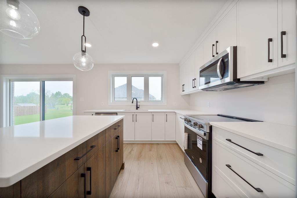 638 KETTER Way, Plympton-Wyoming, Ontario, Canada photo 9