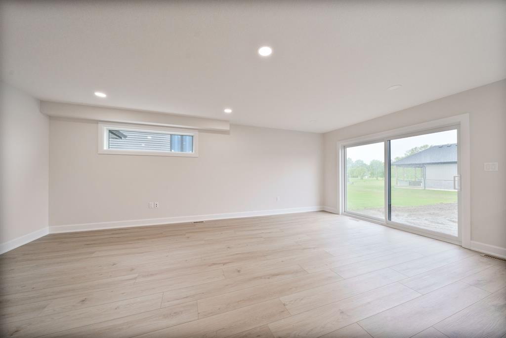 638 KETTER Way, Plympton-Wyoming, Ontario, Canada photo 10