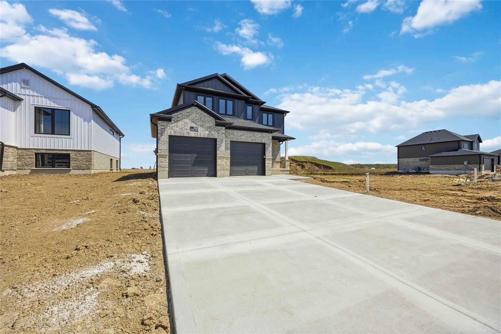 644 KETTER Way, Plympton-Wyoming, Ontario, Canada photo 2