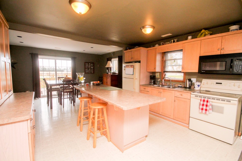 5773 WANSTEAD RD, Plympton-Wyoming, Ontario, Canada photo 13