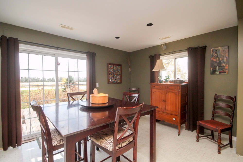 5773 WANSTEAD RD, Plympton-Wyoming, Ontario, Canada photo 9