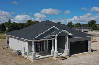 629 Ketter Way , Plympton-Wyoming Ontario, Canada
