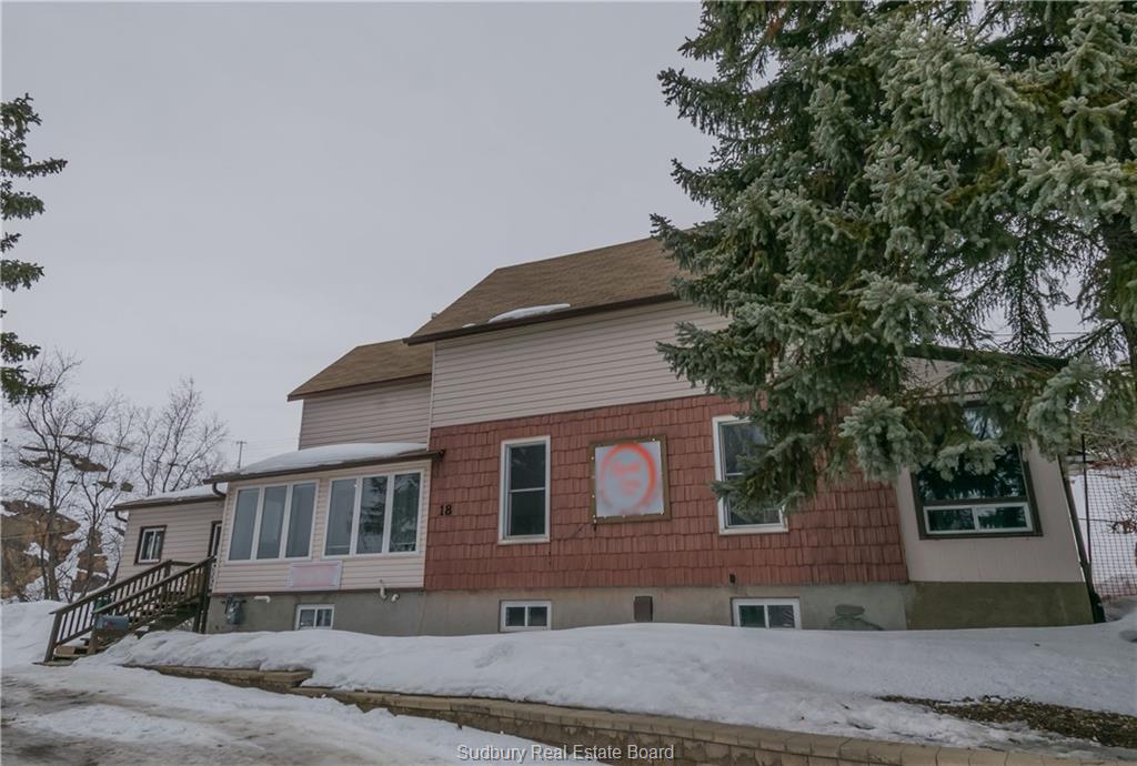 18 Oliver Street, Copper Cliff Ontario, Canada