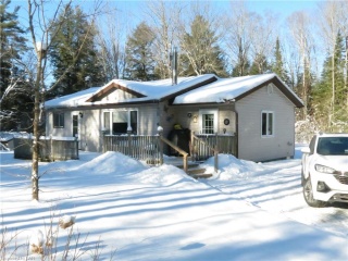 1007 RON Road, Kinmount Ontario, Canada