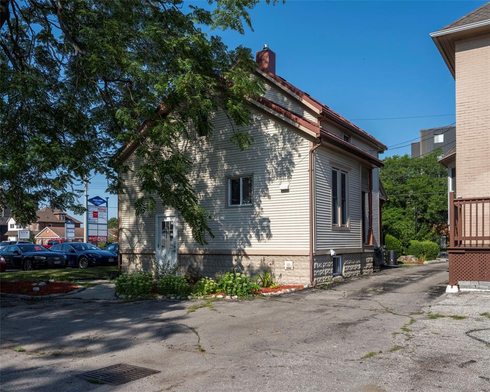 484 CHRISTINA Street North, Sarnia, Ontario, Canada