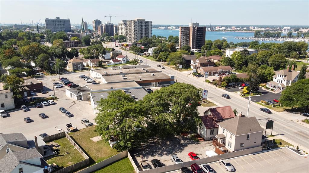 484 CHRISTINA Street North, Sarnia, Ontario, Canada