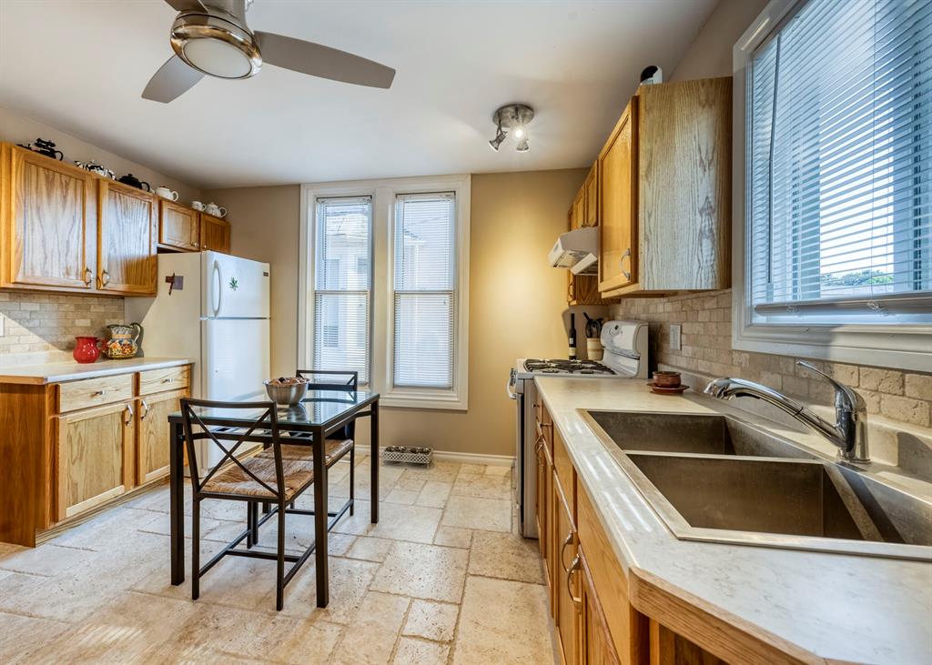 484 CHRISTINA Street North, Sarnia, Ontario, Canada