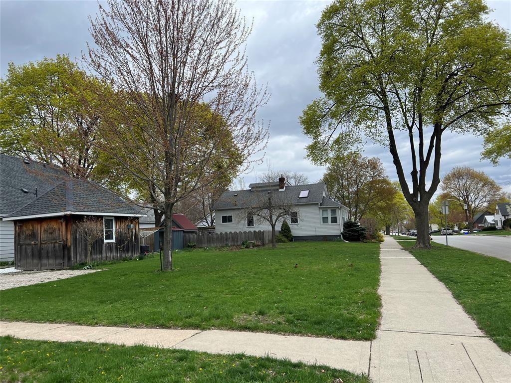 260 MACKENZIE Street, Sarnia, Ontario, Canada photo 1