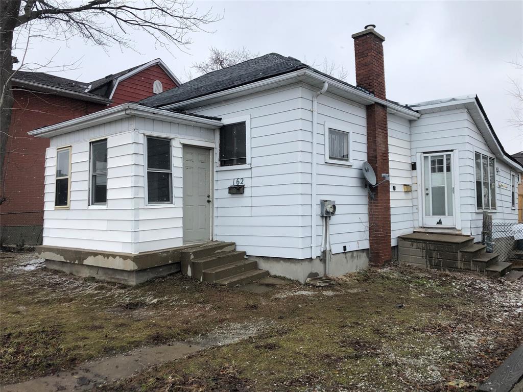 162 BROCK Street North, Sarnia Ontario, Canada